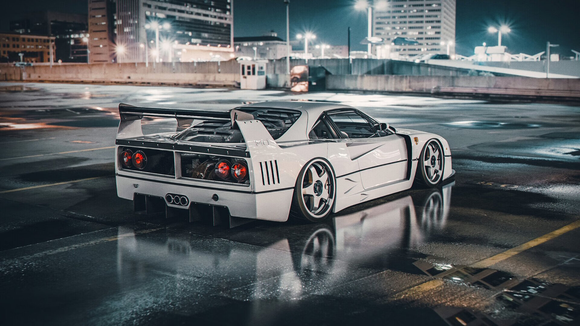 从赛道坟场到领奖台，塞恩斯孤胆破局，梅赛德斯绝境翻盘的红色闪电