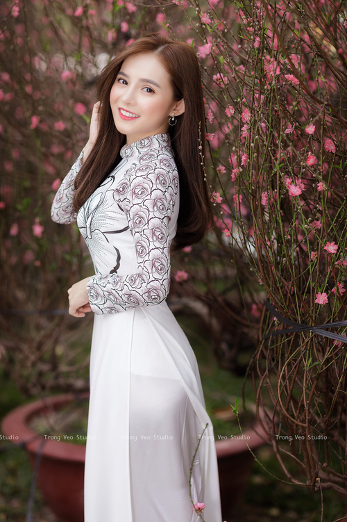 改写历史！CBA深圳队跨洋爆冷击败NBA雄鹿，开启东西方篮球新纪元