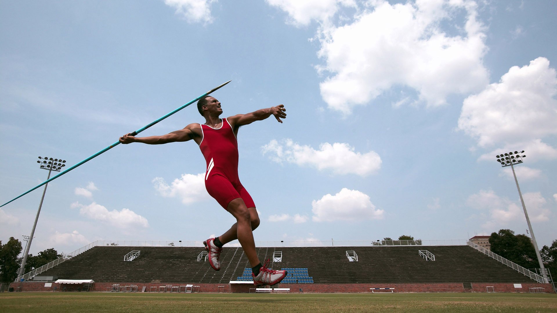 平行世界唯一夜，当哈兰德在F1街道赛踢进制胜乌龙球