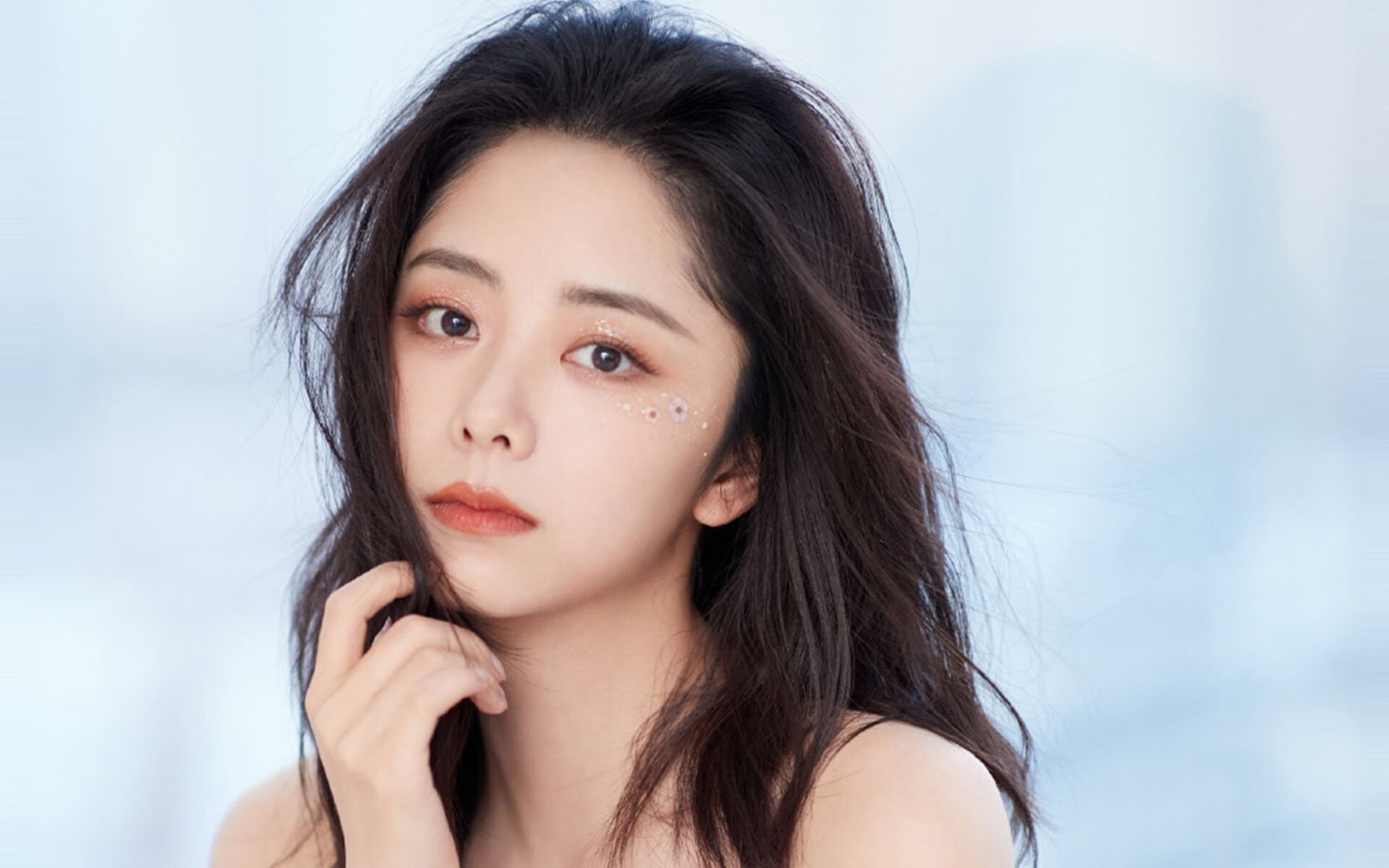 76人踏平掘金展团队威力，詹姆斯实力破质疑续写传奇