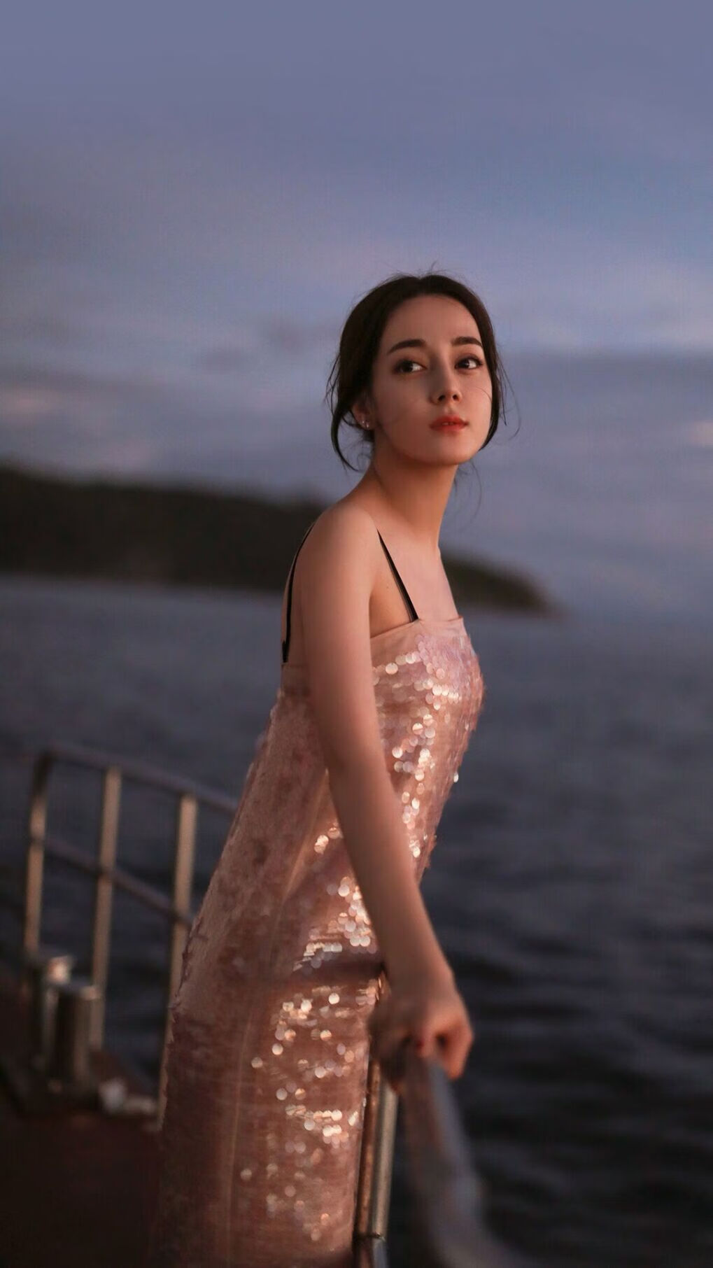 绿茵两重天，帕尔默的灼热指尖与摩洛哥的冷峻刀锋